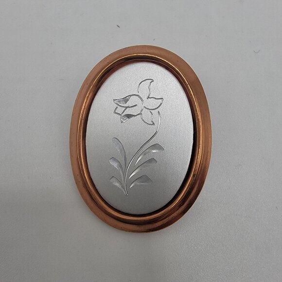 Vintage Brooch Pin Two Tone‎ Etched Floral Flower Rose Leaves Costume Jewelry - Picture 1 of 2